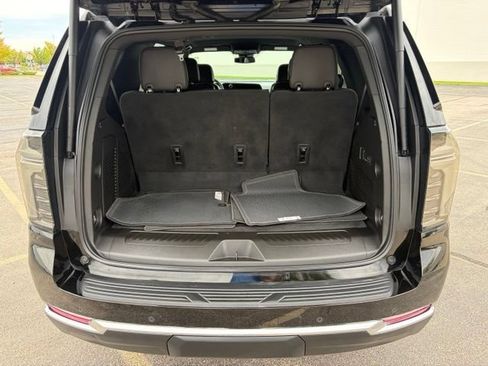 Used 2025 Chevrolet Tahoe LT w/ Comfort Package AWD/4WD image 19