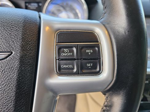 Used 2014 Chrysler 300 image 27