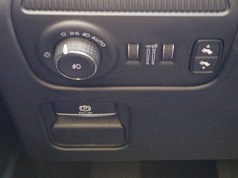 Used 2023 Jeep Grand Wagoneer L Series II AWD/4WD image 12