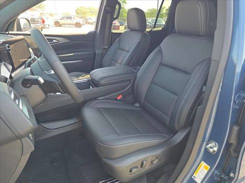 New 2026 Chevrolet Traverse LT w/ Driver Confidence Package FWD image 18