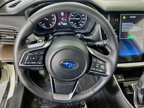 Used 2024 Subaru Outback Premium AWD/4WD image 11