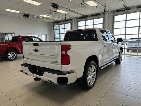 Used 2024 Chevrolet Silverado 1500 High Country AWD/4WD image 5