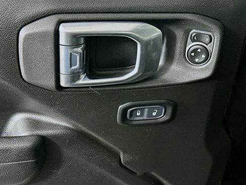 Used 2023 Jeep Wrangler Unlimited Rubicon 4xe image 15