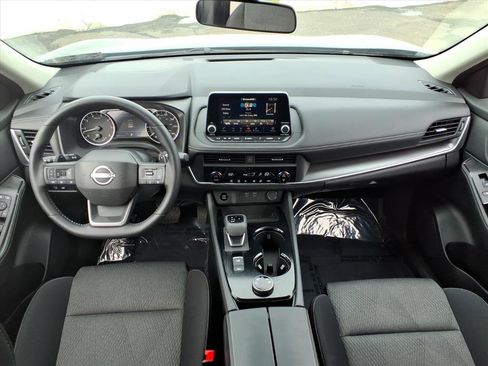 Certified 2025 Nissan Rogue SV image 20