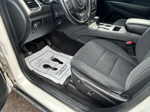 Used 2011 Jeep Grand Cherokee Laredo AWD/4WD image 10