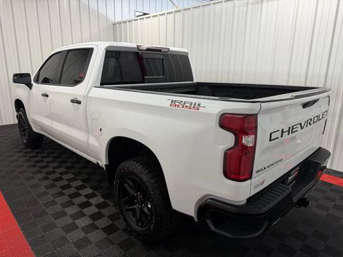 Used 2019 Chevrolet Silverado 1500 LT Trail Boss AWD/4WD image 2