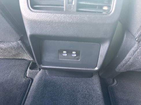 Certified 2025 Nissan Rogue SV FWD image 32