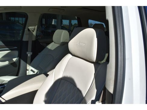 Used 2023 Buick Enclave Avenir w/ Avenir Technology Package image 28