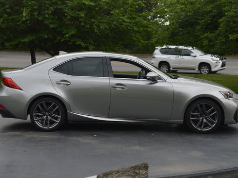 Used 2019 Lexus IS 300 F Sport w/ F Sport Package RWD image 12