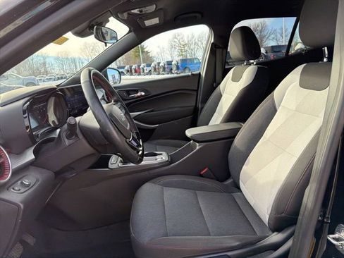 Used 2024 Chevrolet Trax RS image 17