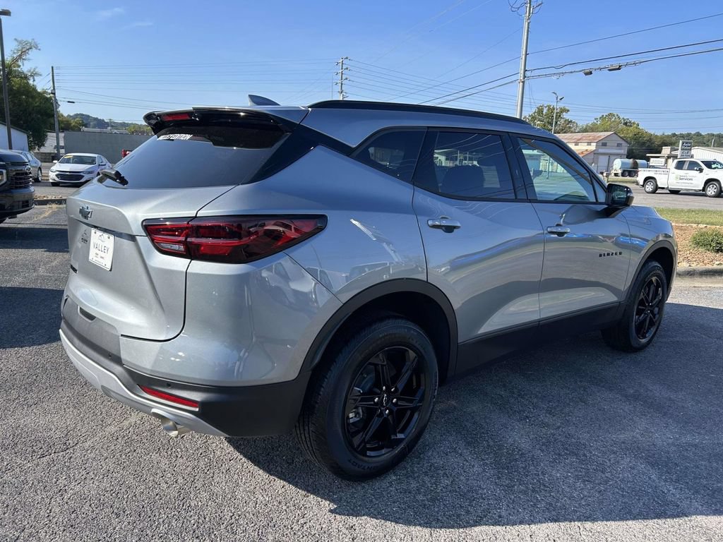 New 2026 Chevrolet Blazer LT w/ Midnight/Sport Edition FWD image 4