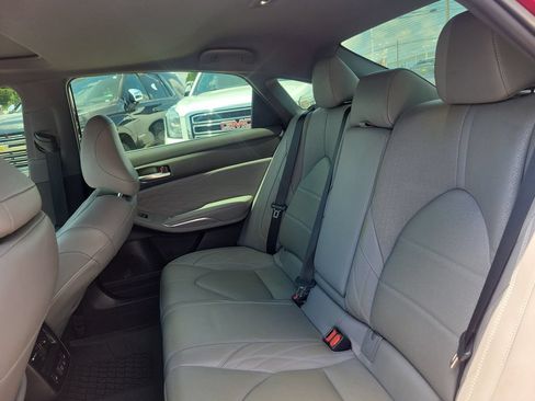 Used 2021 Toyota Avalon Limited FWD image 11