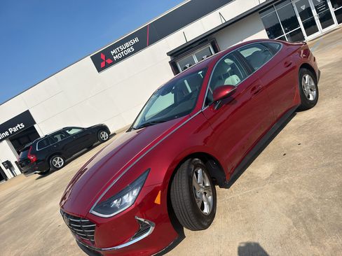 Used 2023 Hyundai Sonata SE FWD image 1