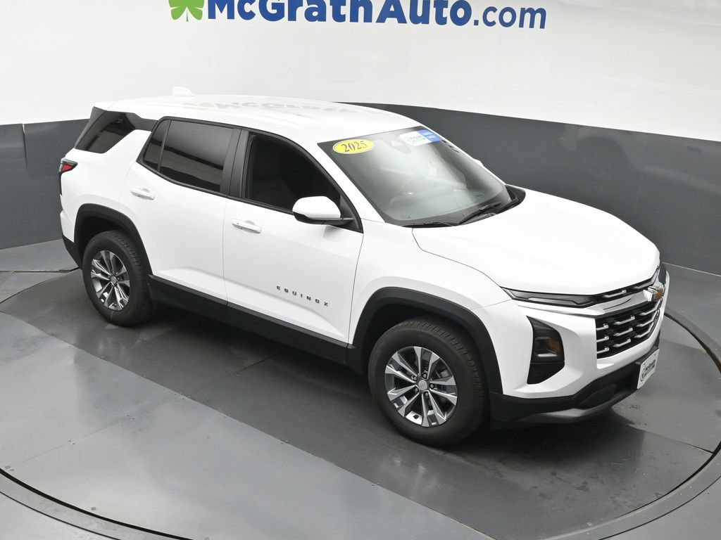 Used 2025 Chevrolet Equinox LT AWD/4WD image 3