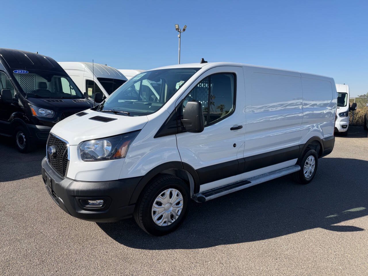 Used 2025 Ford Transit 250 Low Roof w/ Exterior Upgrade Package RWD image 4