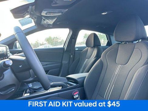 New 2025 Hyundai Elantra Sport image 8