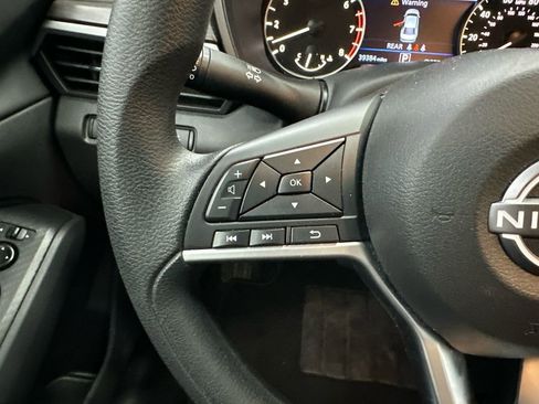 Used 2025 Nissan Altima 2.5 SV image 24