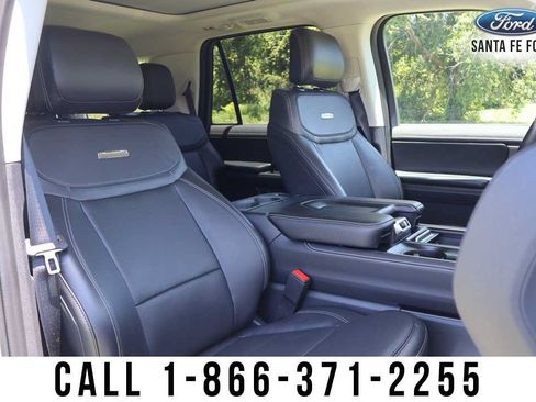 Used 2025 Ford Expedition Platinum AWD/4WD image 38
