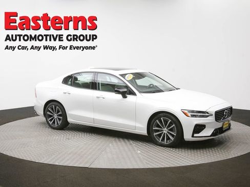 Used 2022 Volvo S60 B5 Momentum image 48