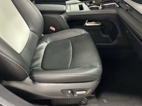 Used 2025 Toyota Sienna XSE image 63
