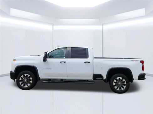 Used 2021 Chevrolet Silverado 2500 Custom w/ Custom Convenience Package AWD/4WD image 8