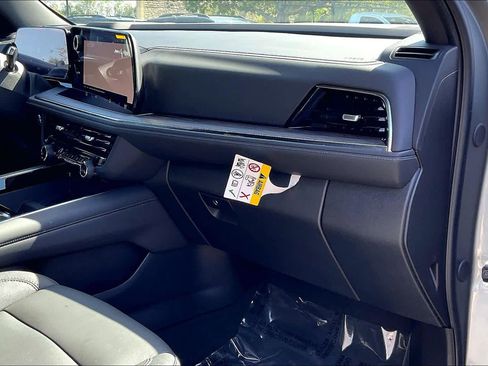 Used 2025 Chevrolet Tahoe LT w/ Comfort Package image 16