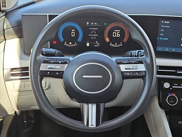 Used 2025 Hyundai Tucson SEL FWD image 13