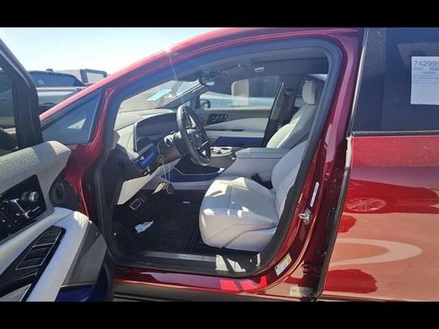 Used 2025 Cadillac Optiq Sport 2 w/ LPO, Floor Liner Package AWD/4WD image 7