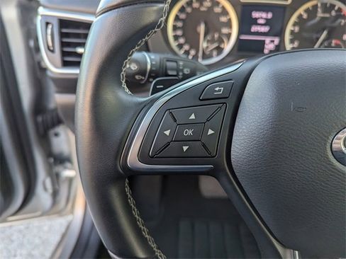 Used 2019 INFINITI QX30 image 21