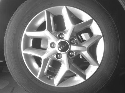 Used 2025 Kia Soul LX w/ LX Technology Package FWD image 16