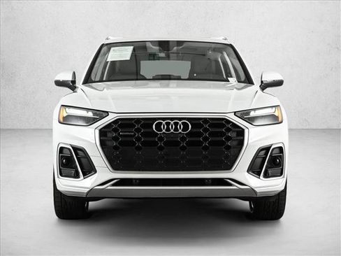 Used 2023 Audi Q5 2.0T Premium Plus w/ Premium Plus Package AWD/4WD image 2
