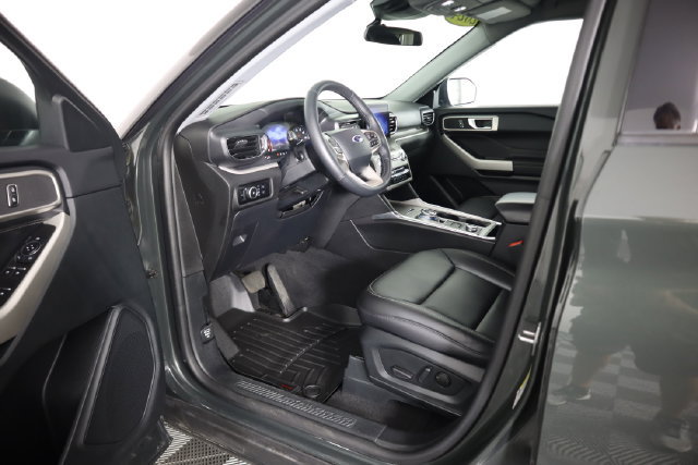 Certified 2024 Ford Explorer XLT w/ Equipment Group 202A AWD/4WD image 30