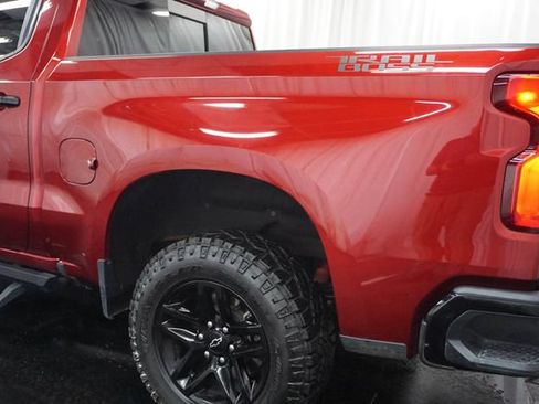 Used 2022 Chevrolet Silverado 1500 LT Trail Boss w/ LT Trail Boss Premium Package AWD/4WD image 14