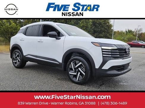 New 2026 Nissan Kicks SV image 1