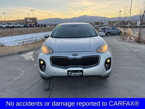 Used 2017 Kia Sportage LX image 2
