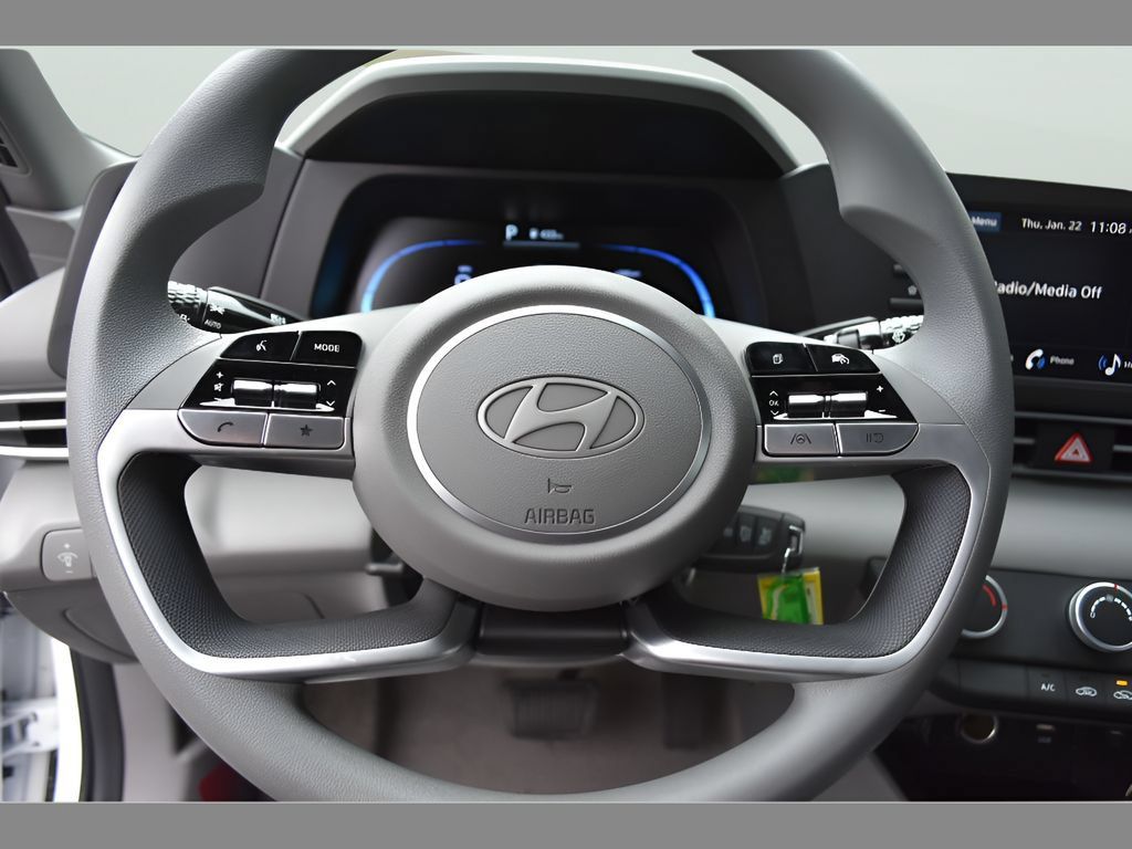New 2026 Hyundai Elantra SE FWD image 18