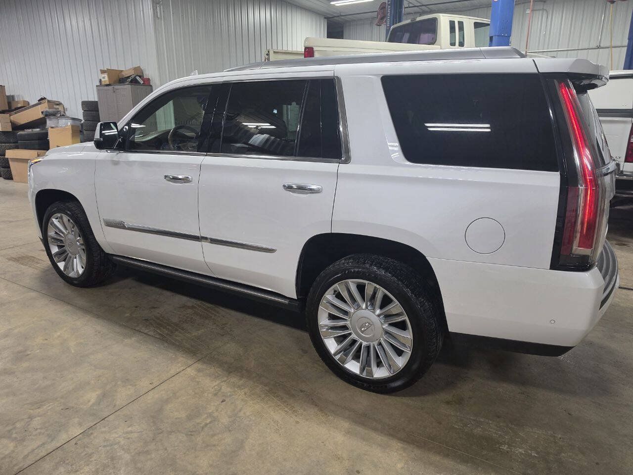 Used 2017 Cadillac Escalade Platinum AWD/4WD image 5