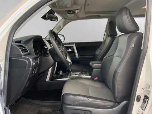Certified 2022 Toyota 4Runner SR5 Premium w/ Moonroof Package AWD/4WD image 9