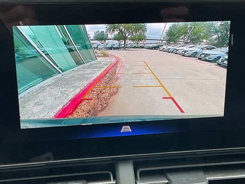 Used 2025 Chevrolet Trax LT w/ LT Convenience Package image 29