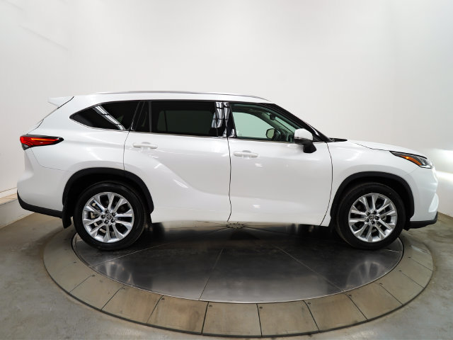 Used 2022 Toyota Highlander Limited AWD/4WD image 8