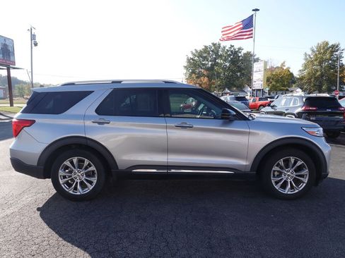 Used 2022 Ford Explorer Limited w/ Equipment Group 301A image 3