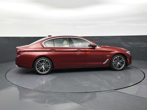 Used 2023 BMW 530e w/ Premium Package RWD image 4