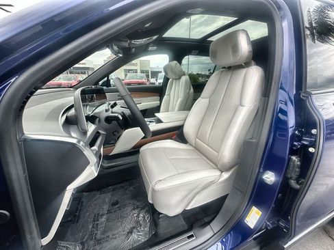 New 2026 Cadillac Vistiq Sport image 20