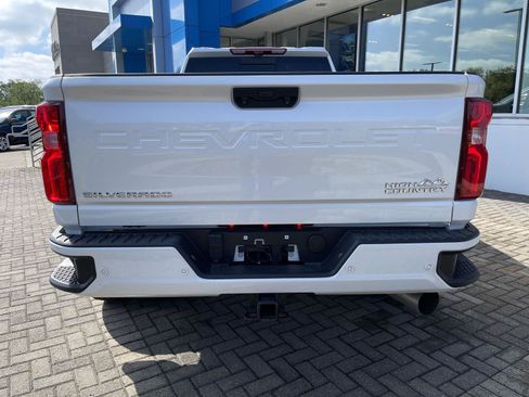 Used 2024 Chevrolet Silverado 3500 High Country w/ High Country Premium Package AWD/4WD image 4