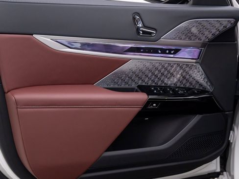 New 2026 BMW 760i xDrive w/ Executive Package image 14