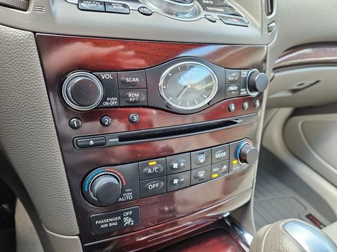 Used 2011 INFINITI G37 Journey w/ Premium Pkg image 6