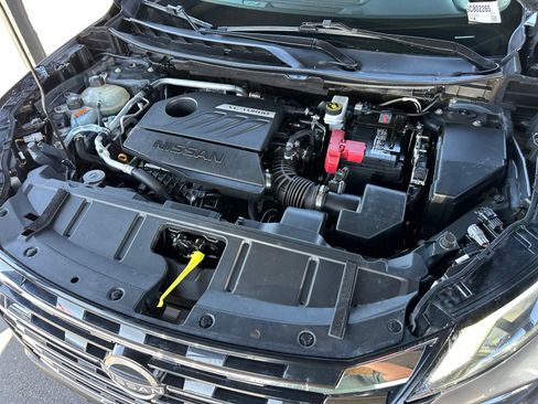 Used 2025 Nissan Rogue SV FWD image 26