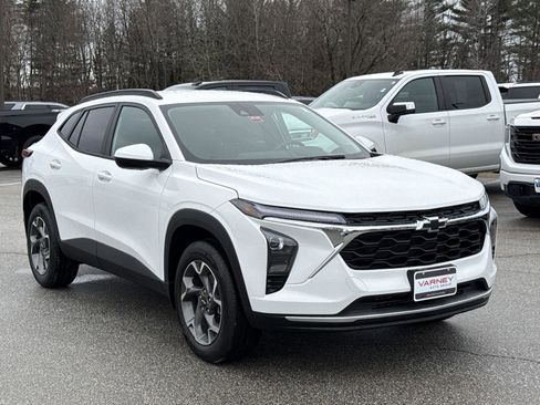 New 2026 Chevrolet Trax LT w/ LPO, Blackout Package image 3