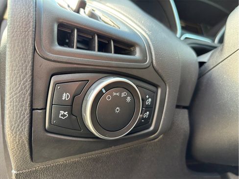 Used 2016 Ford Focus SE w/ Equipment Group 201A image 26