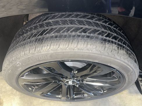 Certified 2026 Cadillac Escalade ESV Sport w/ LPO, ONYX Package image 9